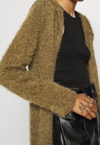 Urban Classics Chaqueta de punto - khaki