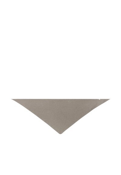 Trekantet taupe stof bandana med et lille hvidt mærke i det ene hjørne, vist fladt på en hvid baggrund.