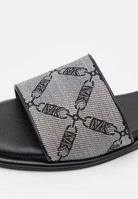 MICHAEL Michael Kors Mules - off-white