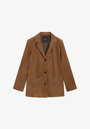 Brun ruskindsblazer med tre sorte knapper, notched reverskrave, lange ærmer og to forlommer.