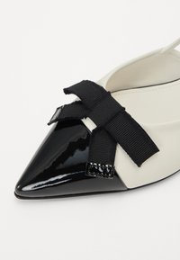 Kennel + Schmenger GRETA - Ballerines à brides arrière - schwarz/butter