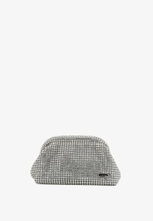 Pochette da sera in rete argento con struttura metallica e piccola etichetta del marchio Albano su sfondo bianco.