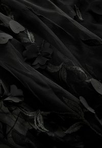 Next 3D FLORAL TEXTURED V-NECK TALL - REGULAR FIT - Alkalmi viselet - black