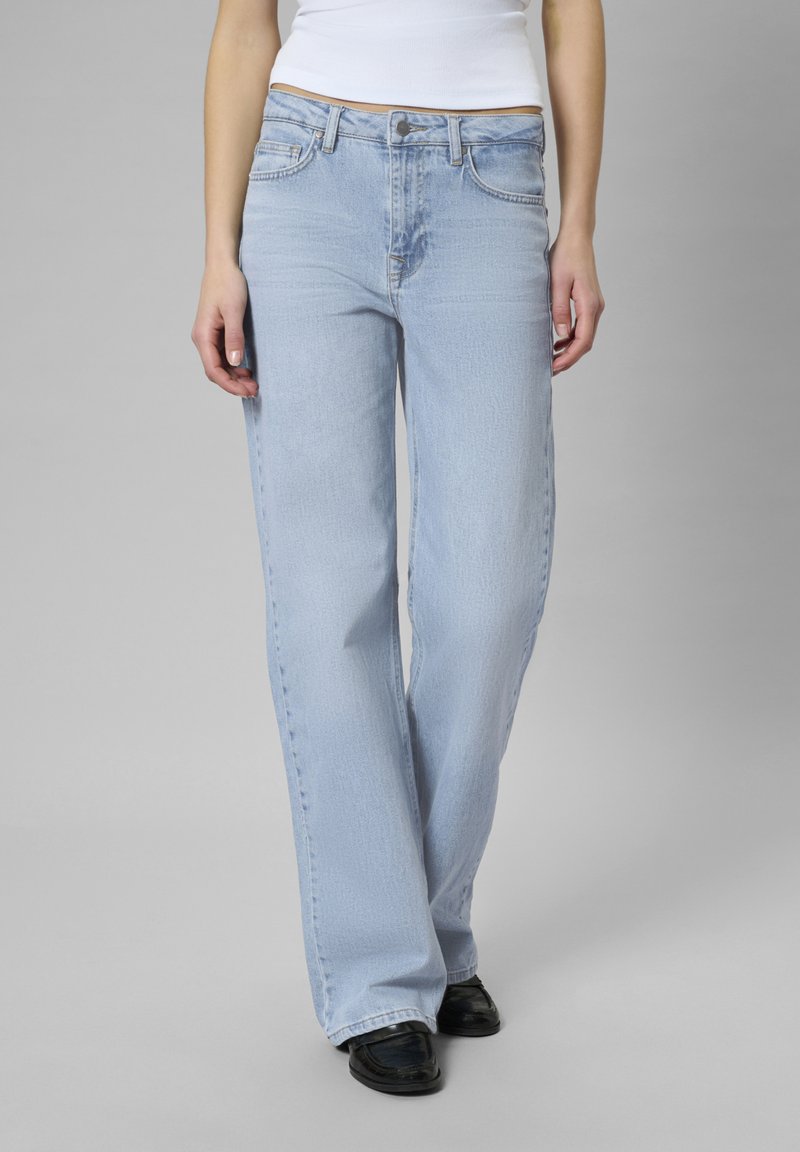 My Essential Wardrobe 35 THE LOUIS 139  HIGH WIDE Y - Straight leg -farkut - light blue retro wash