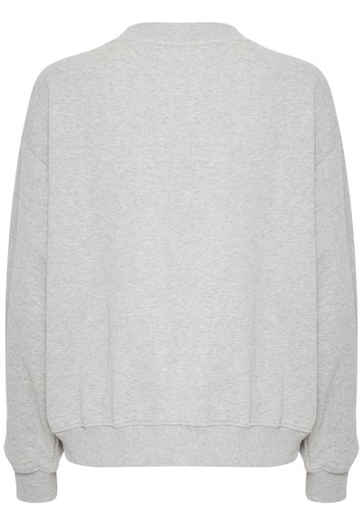 Maglione grigio con collo alto, spalle scese, polsini a coste e una texture morbida, dal fit rilassato e senza motivi visibili.