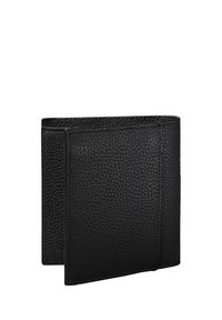 Cartera negra bifold hecha de cuero texturizado, con un diseño minimalista, sin logotipos visibles y costuras acentuadas.