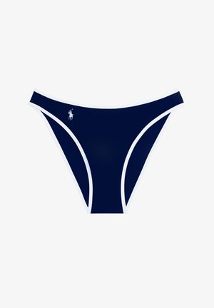 Bas de bikini bleu marine avec bordure blanche et petit logo de joueur de polo blanc sur la hanche gauche, présenté sur un fond blanc.