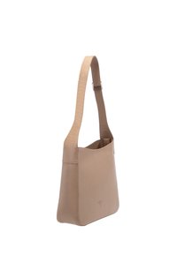 Borsa a spalla in pelle beige con una texture liscia, una sola tracolla, apertura superiore e un logo sottile in rilievo sulla parte anteriore.