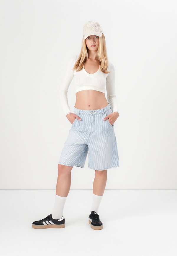 ONLGIA STRIPED LOOSE - Denim shorts3