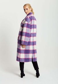 Liquorish Classic coat - pink