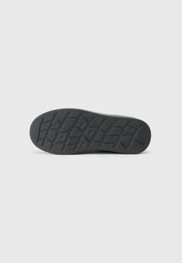 Even&Odd Wide Fit Baskets basses - black