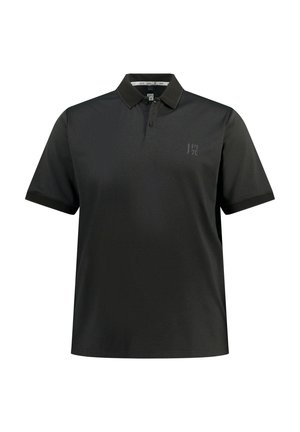 Polo shirt nero a maniche corte realizzato in tessuto morbido. Presenta un colletto con bottoni e un logo discreto sul petto in grigio scuro.