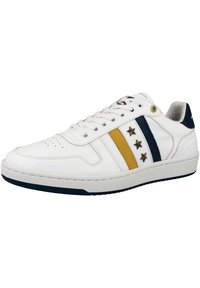 Witte sneakers met marineblauwe en gele strepen, steraccenten en textuurpanelen. Beschikt over een vetersluiting en een rubberen buitenzool.