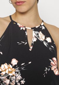ONLY Tall ONLNOVA LUX KEYHOLE - Top - black/light pink