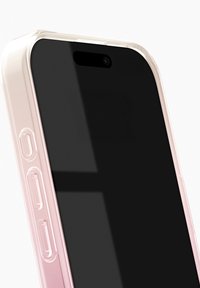 Smartphone con schermo nero e fotocamera frontale, racchiuso in una custodia protettiva trasparente rosa, con i tasti del volume sul lato sinistro.