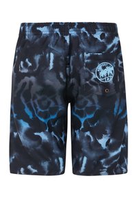 Costumi da bagno da uomo in un motivo tie-dye che presenta tonalità di blu scuro e nero. Vita elastica, tasca posteriore con dettaglio logo. Texture simile alla seta.