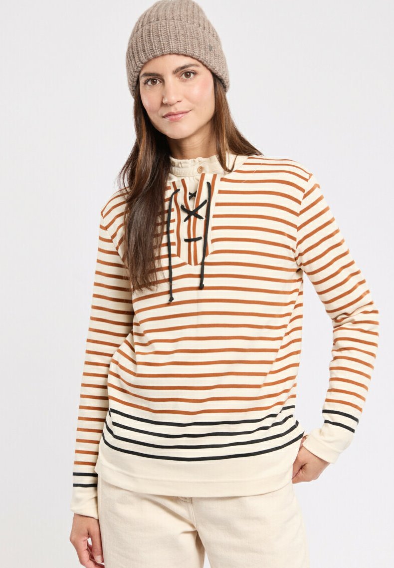 Stribet pullover i creme med brune og sorte striber. Har en rund halsudskæring med snoretræk samt ribbede manchetter og kant.