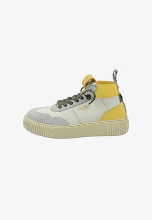 Wysokie trampki wykonane z szarego zamszu i białej skóry, z żółtymi akcentami i oliwkowo zielonymi sznurowadłami. Teksturowana gumowa podeszwa zewnętrzna i pętelka.