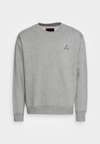 Felpa grigio chiaro in misto cotone, con collo rotondo, polsini a costine e un piccolo logo bianco e nero sul petto.