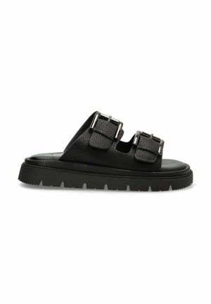 Sandalias negras tipo mocasín con parte superior de cuero texturizado, dos detalles de hebilla y una suela de goma gruesa. Diseño plano con lados abiertos para ventilación.