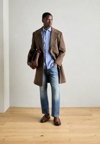 Isaac Dewhirst OVERSIZED COAT - Klasisks mētelis - brown