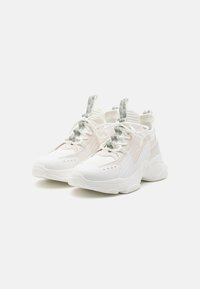 Steve Madden MAVERICKS - Sneakers basse - white