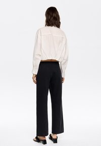 Bimba Y Lola TOBILLERO  - Ravne kavbojke - denim lavado