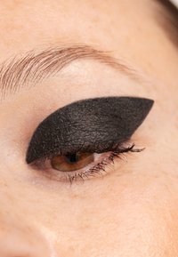 3ina THE 24H CREAM EYESHADOW 836 - Øyenskygge - 900 black