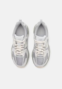 New Balance 530 UNISEX - Tenisky - grey