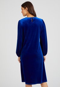 Damart EFFET DRAPÉ MAILLE - Vestito casual - bleu