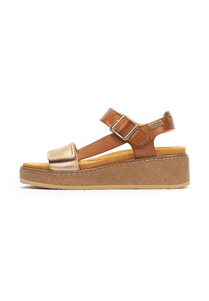 Sandalias de plataforma marrones con suela de corcho, con una correa metálica dorada, hebillas ajustables y una plantilla texturizada para mayor comodidad.