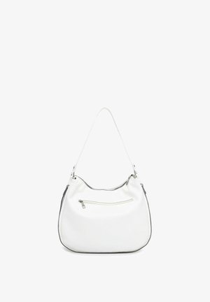 Sac à bandoulière en cuir blanc avec poche avant zippée et détails de fermeture éclair argentés, doté d'une seule bandoulière et d'une forme rectangulaire arrondie.