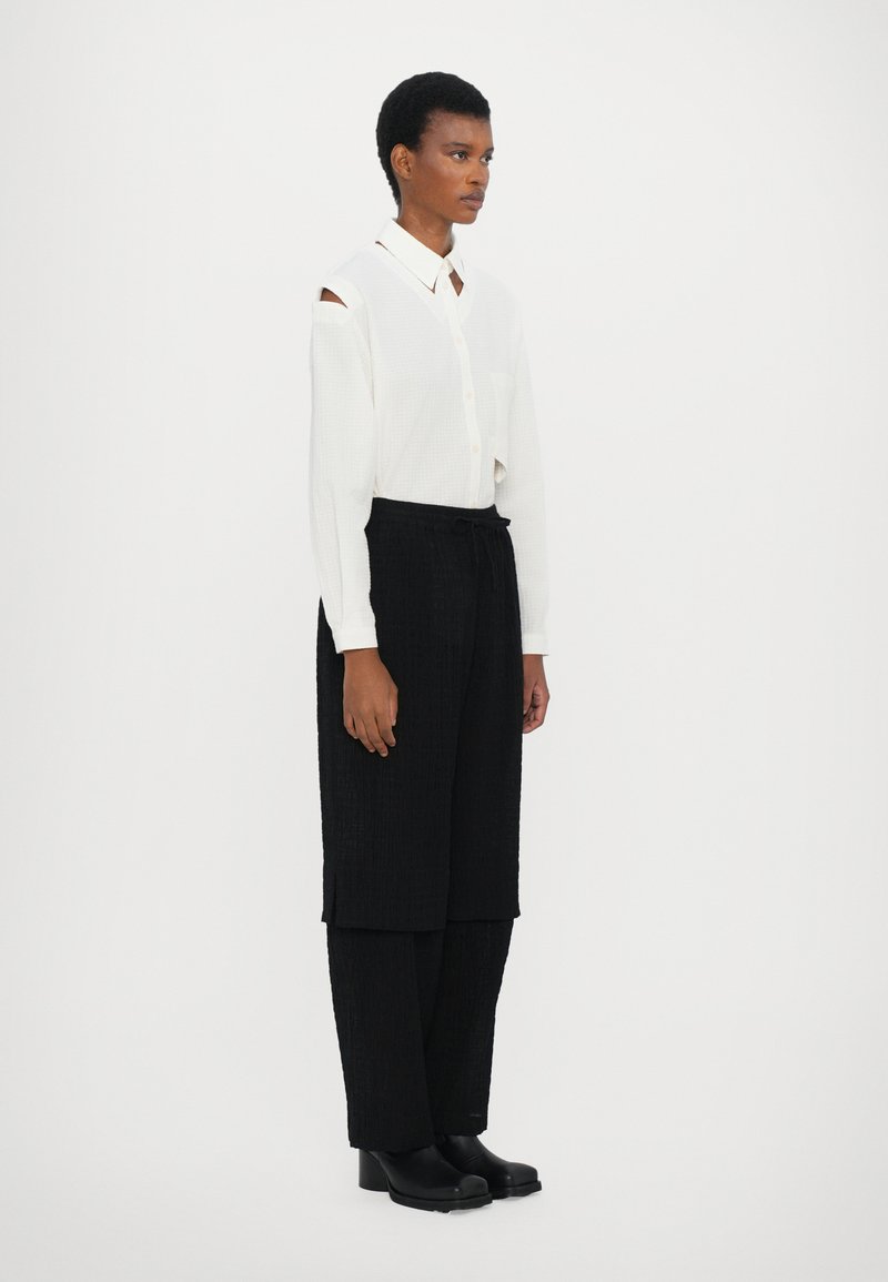 Henrik Vibskov SHANTS PANTS - Pantaloni - black