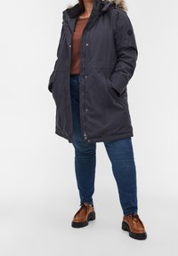 Zizzi Abrigo de invierno - black