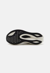 ASICS MAGIC SPEED - Tenisice za cestovno trčanje - white/black