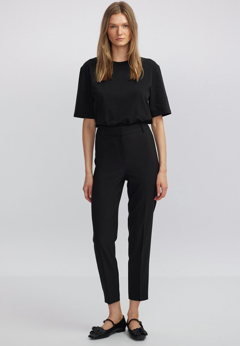 Pantaloni Business Premaman Pants – Nero, Taglia Unica, Vita Elastica, Modello Slim In Cotone, Comodi E Lavabili - 4
