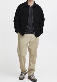 Solid Tunn jacka - black