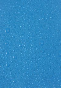 Blåt overflade med flere vanddråber i forskellige størrelser, der reflekterer lys og skaber et tekstureret udseende. Glat og blank finish.