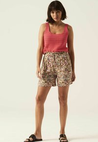 Garcia Shorts - pink yarrow