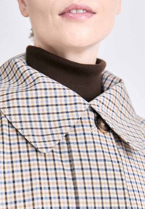 BEATRIX SHOWERPROOF - Trenchcoat - sky2