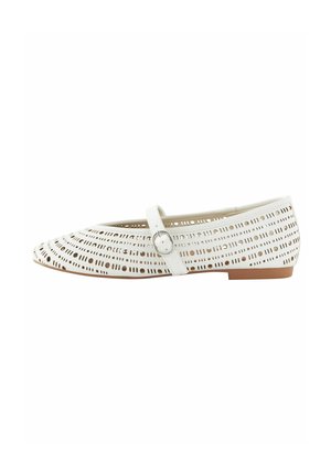 Next FOREVER COMFORT LASERCUT MARY JANE - REGULAR FIT - Baletkurpes ar siksniņu ap potīti - white
