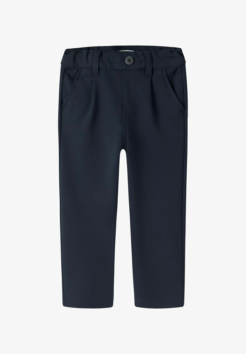 Pantalon pour enfant bleu marine avec fermeture à bouton, passants pour ceinture, poches avant et coupe droite.