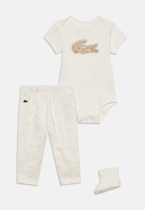 Lacoste, LCHN  GRAPHIC BOX UNISEX  3 PACK SET - Панталон тип клин - farine
