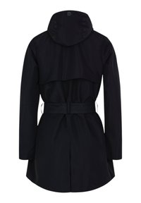 Czarny, sięgający do kolan płaszcz przeciwdeszczowy z kapturem, z tylną klapą wentylacyjną i paskiem w talii, pokazany od tyłu na białym tle.