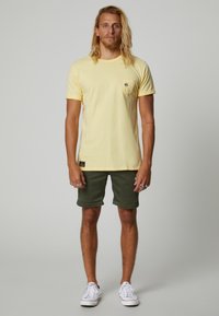 ALTONADOCK Camiseta básica - yellow