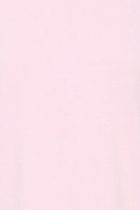 Stevige lichtroze ribbelige stoftextuur in close-up, met subtiele verticale lijnen en zacht materiaal.