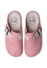 Pink felt slippers with a beige leather strap and metal buckle. Interior features a soft lining. Circular logo visible on the insole.