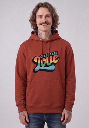 watapparel, CELEBRATE LOVE UNISEX - Kapuzenpullover - earthy red