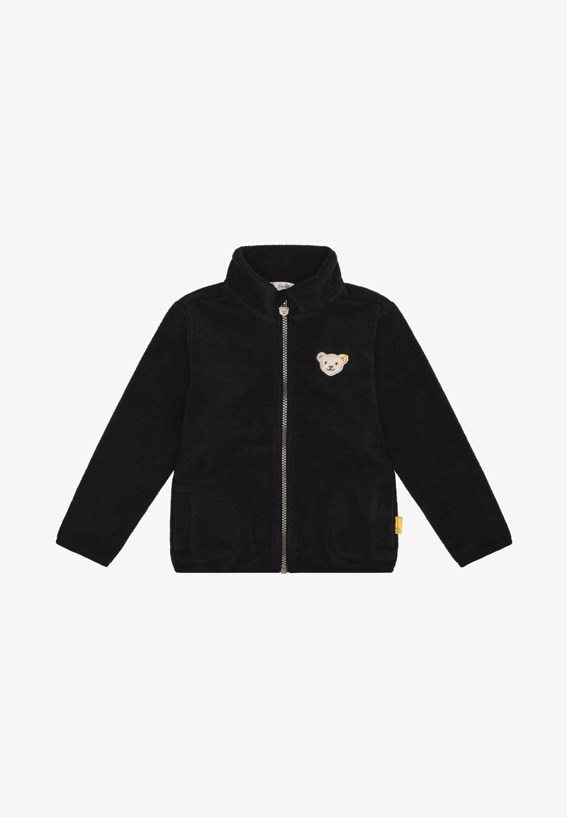 Czarna polarowa kurtka z wysokim kołnierzem, przednim zamkiem, dwoma bocznymi kieszeniami i małym haftowanym wzorem niedźwiadka na klatce piersiowej.