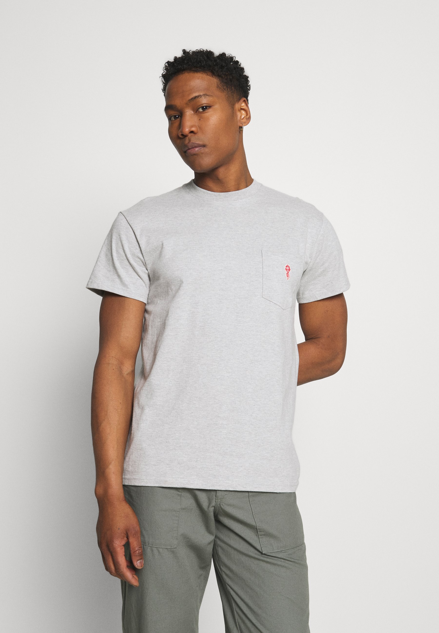 REVOLUTION LOOSE FIT POCKET - T-shirt 